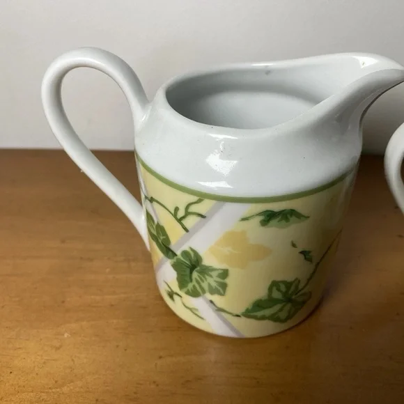 Waverly Gazebo Cream And Sugar Set Creamer Lemon Yellow Ivy Green Vintage 90’s - Picture 2 of 9